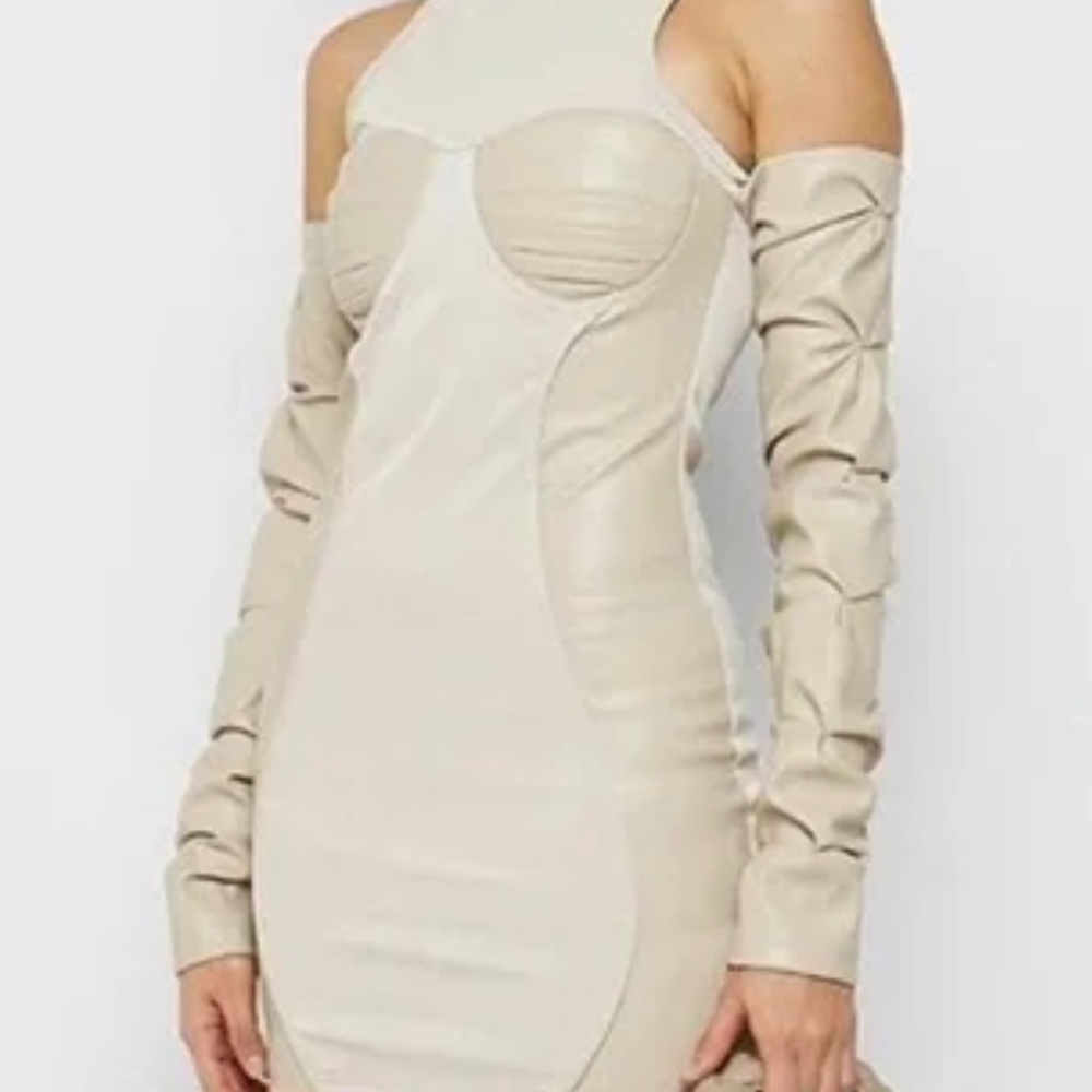 Tacked sleeve bodycon dress